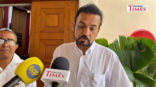 [Vidéo] Night Market de Port-Louis : le tirage au sort pour l'attribution des places (246) a eu lieu ce matin dans la transparence et en présence d'un huissier de la cour suprême. Des précisions au micro de Sunday Times avec Aslam Hossennally, maire de Port-Louis, et Salim Muthy, travailleur social | Sunday TIMES