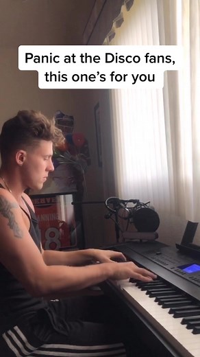 “High Hopes” by Panic at the Disco :) #panicatthedisco #highhopes #piano #pianotutorial #easypiano #fun #tutorial