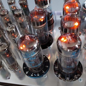 No-Silicon digital clock