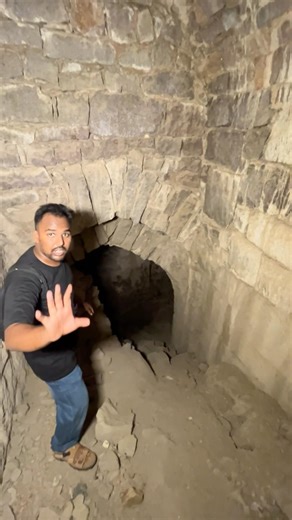 గోల్కొండ గుహలో దెయ్యం పట్టిన ముసలాడిని చూశాం | Telugu ghost hunting videos | naresh ghost videos