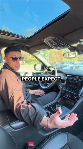 2023 Jeep Grand Cherokee Feels Smooth, Quiet, And Solid 😌