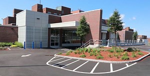 Our state-of-the-art facility for cancer care has officially opened at Elliot Health System. Take a look at this virtual tour of the Solinsky Center for Cancer Care. This new site offers integrated oncology services, from diagnosis through treatment, and on to recovery. | Elliot Hospital and Health System