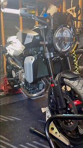 The Husqvarna Svartpilen 801 OEM Radiator Guard (Easy Fit & Installation) #mod #vitpilen #motorcycle