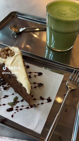 Trying to do things that scare me: taking myself out on a solo date 🩷 Sometimes I just need to take a break from everything and get my thoughts together ✨ #solodate #solodateideas #anxiety #gettingbetter #girlstime #dateideas #journaling #cafe #cafeinfrankfurt #matcha #frankfurtammain #cafespot #carrotcake #CapCut #maincharacter #maincharacterenergy