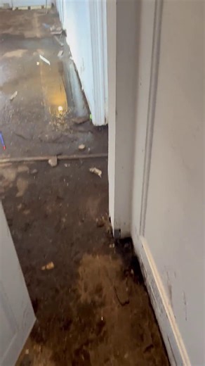 This water leak was caused by elevated groundwater levels creating hydrostatic pressure against the foundation. The exterior waterproofing membrane had deteriorated and could no longer prevent groundwater from entering the structure. Groundwater-related leaks are often linked to prolonged wet conditions and aging foundation protection systems. #WaterLeak #Groundwater #FoundationRepair #Waterproofing #HomeMaintenance #HydrostaticPressure #BuildingProtection #LeakDetection #HomeImprovement #Struct