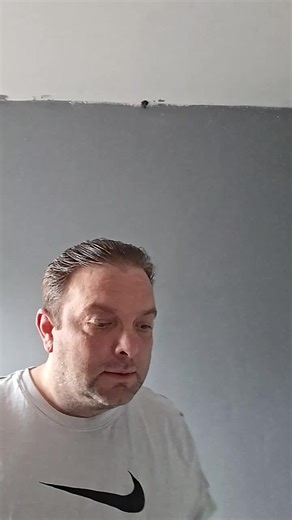 well not going to lie but the vending machine sounds better then the defibrillator machine #gym #funnytiktok #fypシ #fypviralシ #fyp