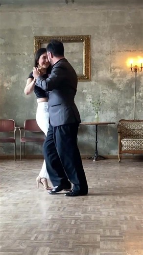 Dancing Milonga - Augusto Garcia & Cornelia Roy. Practice at Nou Tango Berlin