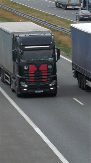 Sleek & Stealthy! 🖤 Red-Accented Mercedes-Benz Actros Highway Cruising on the A2