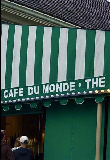 The best I’ve ever tasted #neworleans #beignets #nola