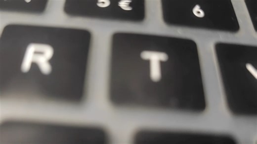 WE test 教你怎么复制粘贴打开之后按f12进入开发者模式在开发者模式下按f1下滑找到 禁用 java script然后你就发现，可以粘贴了