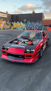 Here’s a look back when we got up close and personal with this 3rd gen Camaro built by @thehoonigans. This beast has @chevroletperformance’s first running 1,000-hp 632ci Big Block V8 engine in their old school test mule car.​ ​ @americanracing @knfilters @advfiberglass @qa1motorsports @rickstanks @ididitsteering @antigravitybatteries @bmrsuspension @recaro @motecusa @streetfighter_la @360wraps @vin_tra @mister_zachary @suppymk4 #hoonigan #hoonitruck #hoonicorn #gymkhana #zz632 #632 #bigblock #bi