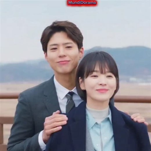 MundiDorama on Instagram: "QUANDO O AMOR TE ENCONTRA NO LUGAR MAIS IMPROVÁVEL ❤️😍✨ 🔔 QUER MAIS RECOMENDAÇÕES QUE VICIAM? Segue @MumdiDorama e ativa as notificações — aqui só entra dorama que prende de verdade. Em Cuba, ela só queria respirar longe dos problemas… até cruzar com um cara leve, sincero e impossível de ignorar 🌊💘 O que era “só uma viagem” vira um sentimento que muda tudo — e quando eles se reencontram na Coreia, a vida coloca os dois no mesmo caminho de novo… só que agora, com mu