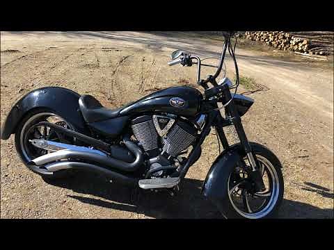 Polaris Victory Kingpin 8-Ball Test Ride and Specs