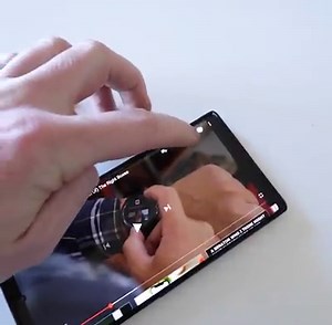 What’s even better than unboxing a new TV? Finally testing out all the new features! Watch as local creative Rob Mulally takes us through his favourite features of our QLED 8K TV. Watch here: http://bit.ly/RMQ8KFV | Samsung