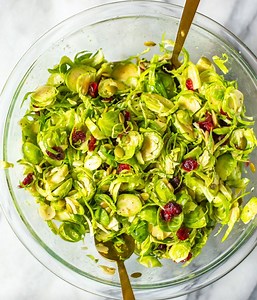 341K views · 23 reactions | This is the BEST Brussels Sprouts Salad. Toss with dried cranberries and pumpkin seeds for a festive fall slaw! • About 139 calories/2 freestyle points per serving • PRINT RECIPE>>>https://thegirlonbloor.com/easiest-ever-brussels-sprouts-salad/ | The Girl on Bloor - Healthy, easy recipes for busy people | Facebook