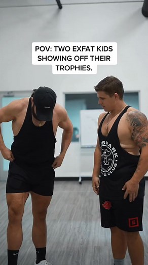 Loose Skin = 🏆. Can you guess how much weight we lost in total 🤔 #looseskin #shirtsoff #confidence #weightlosstransformation #bodypositivity #bodybuilding #GymTok #FitTok #msslwht | Ellis Wells