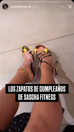 Adee- moda y Farándula on Instagram: "Ustedes lo pidieron y yo las complazco! Estos zapatos son un accesorio de gran diseño! Amo lo diferentes que son, que les parece? #luxurylifestyle #saschafitness #loewe"