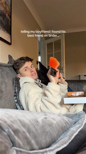 telling my boyfriend i found his best friend on tinder @JoeTasker #funny #couples #prank