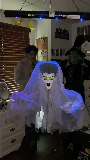 Gemmy 2004 Floating Female Ghost Hanging Halloween Animated Prop #gemmy #halloween #spirithalloween