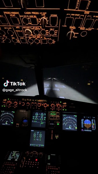 Back in the sim this week… #flying #plane #pilot #fyp #foryou #foryoupage #tiktok #aviation