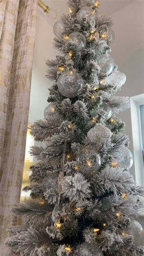 Como decorar un arbol com accesorios de cristal #tendencia2024 #navidad2024 #decor #shooping #navidad | Yo soy Julio Enrique