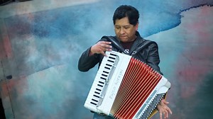 7.4K views · 626 reactions |  ¿Ya escuchaste nuestro último lanzamiento?  "Y Se Murió de Amor" es nuestro sencillo más reciente, una canción que tocará tu corazón ❤️ y te hará sentir la pasión  ¿Qué esperas? ¡Agrégala a tu lista de reproducción y disfrútala en tu plataforma musical streaming favorita!   https://hypeddit.com/wfi04q #ParaSeguirBailando #Veneno | Veneno | Facebook