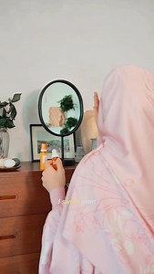 Neelofa on Instagram: "This isn’t your basic Vitamin C! It’s next-gen skincare. Press to activate and let your skin glow with radiance #SkintificMY @skintific.my"