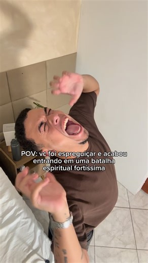 ÁLVARO ANJOZ on Instagram: "Juro, nao entendo nada kkkkkkkk . . . . . . . . . #humor #instahumor #comedy #comedia #reels"