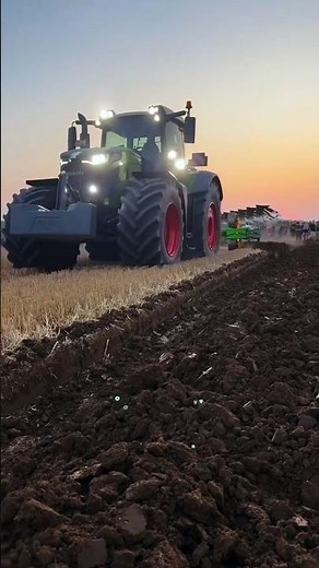 Powerful Tractor Working in the Field | Modern Farming Technology | Agriculture Machinery