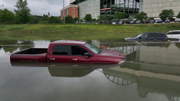Flash flooding leads to water rescues in Milwaukee, last day of Wisconsin State Fair canceled