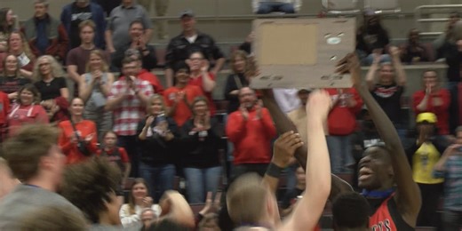 John Marshall boys basketball hangs on to win first section title since 2003
