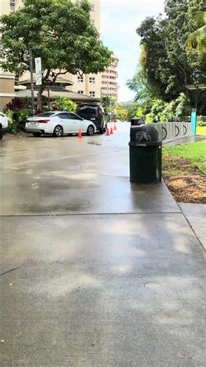 Gateway, New Graduate, and Frear Hall dorms on the UH campus.