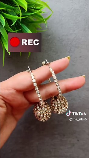 DIY beautiful rhinestone jhumka at home❤️🔥#diyearrings#diy#jhumka#beads #kundan #earrings #trending #diyearrings #diyearrings#rhinestones #jhumka