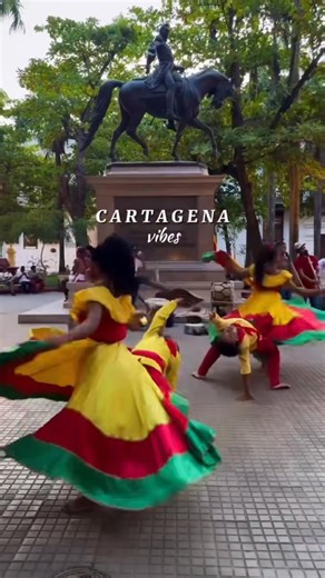 🌴✨ ¡COLOMBIA TE ESPERA! ✨🌴 🇨🇴 Cartagena Bogotá 🇨🇴 🔥 TODO INCLUIDO desde $18,600 MXN por persona (Base doble) ⸻ ✅ Incluye: ✈️ 4 vuelos redondos 🏨 4 noches en Cartagena Todo incluido 🥞 Desayunos 🍔 Comidas 🍕 Cenas 🍷 Bebidas ilimitadas 🧳 Maleta de mano 10 kg 💵 Aparta con solo $5,000 ⸻ 📲 Pide tu itinerario aquí: 👉 https://wa.link/e9lm10 ⸻ 📍 Oficinas: 📌 Morelia – 443 398 1313 / 443 216 0964 📌 León GTO – 477 852 3941 📌 Querétaro – 443 491 3088 ⸻ 💛 Viaja fácil, paga en partes y vive