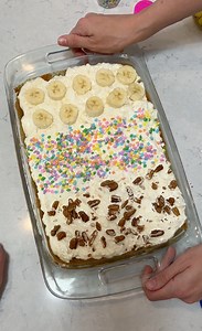 65K views · 1K reactions | Easy one-pan dump cake! Woman makes a delicious dump cake using sundrop, cake mix, and more! | Charles Parks | Facebook