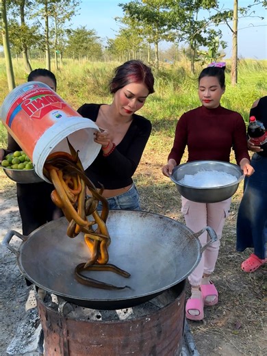 Delicious Stir Fried Eel with Lemon Recipe