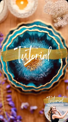 🍦 Resin Art Tutorial🍦 Cake Stands are always fun to make. I hope you enjoy the tutorial. The uncut and realtime version of many of my Tutorials is available in my online course 🥰 All my art pieces are available in my onlineshop 🥰 link in Bio 🥰 Hardware/Etagerenstangen: @biddyartdesign.supplies Resin: @dipon_de Luminacast Art Flow Colors: @dipon_de Code BIDDY10 for -10% #ResinTutorial #ResinSchale #EpoxidharzTutorial #BlauesDesign #Harzgießen #DIYResin #ResinArtGermany #ResinKunst #BiddyArtD