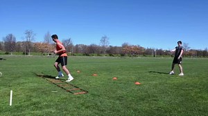 Resistance Bungee Training Band - Agility Speed Training Equipment Bands For Exercise Improves Your Running Sprint Acceleration Rope- Speed Cord Soccer, Basketball Fitness - 8FT Belt stretches to 14FT