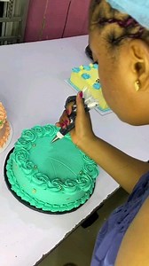 How's your calligraphy game going? I know many bakers struggle with writing perfectly on their cakes. I also do know that it takes practice to perfect it. This is absolutely beautiful. Video Credit: @mbscakesng #learncakes #calligraphy #cakecalligraphy #creamcakes #creamcakeideas #budgetfriendlycakeideas #bakersinnigeria #cakeartistinnigeria #worldbakers | Learn Cakes and Baking