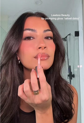 Replying to @serenaashah one of my absolute FAVORITES 👏🏼💓 #lipcombo #nudelipcombo