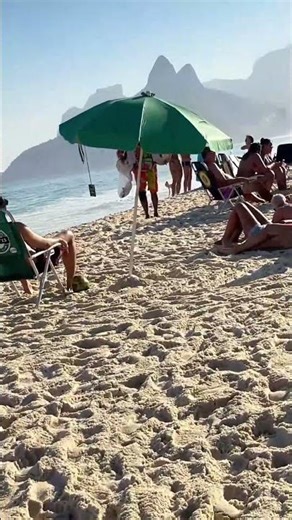 🌊 Unbelievable Ipanema Beach Walk — the best moment of the day! 😲 #Walk