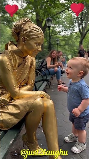 Little Angel & Golden Statue#just2laughu #shorts #funny #shortsfeed #comedy #prank