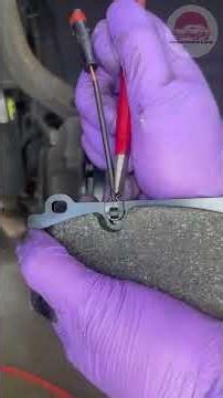 How to change the brake pads on a V8 Diesel Mercedes #automobile #automotivetools #mechanic