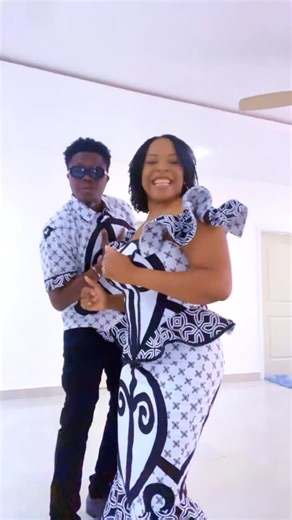 Sweet Adjeley on Instagram: "We chose the right cloth for a queen, Happy Sunday, please dance with us @clothinglengoie @_dress_zone_"