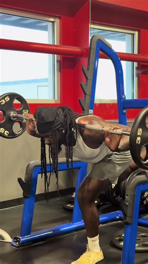 Leg day done right: control the eccentric on single-leg split squats, fire up hamstrings with single-leg barbell good mornings, then ATG split squats to lock it all in. Train smart, train heavy, stay strong #nycfitnesstrainer #nycfit #nycfitnessmotivation #personaltrainernyc #core #functionaltraining