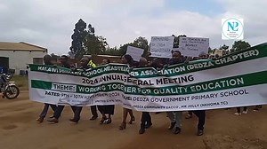 #NationOnline The first-ever Malawi Primary School Headteachers Association, Dedza chapter Annual General Meeting has this morning began with a solidarity march from the district's education office to Dedza Primary School, where the meeting is to take place. Among other things, the headteachers intend to discuss best ways of promoting primary school education in the district. About 250 participants are in attendance. The two-day meeting is being held under the theme; 'Working together for qualit