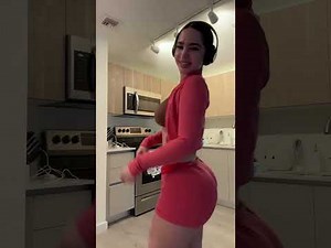This Plus Size Model’s Rise Is Shocking The Internet Right Now✅