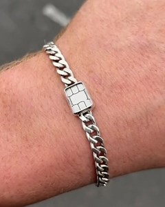 139K views · 285 reactions | Making a piece of jewelry with a credit card! | Simple ideas | Facebook