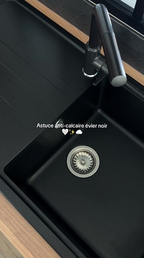 Astuce anti-calcaire pour évier noir — méthode rapide et efficace