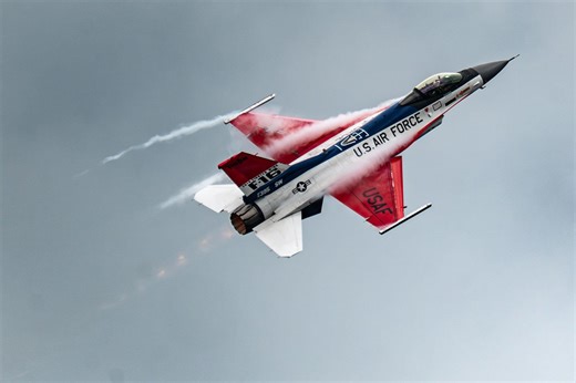 See the F-16 Viper demo team at Akron air show